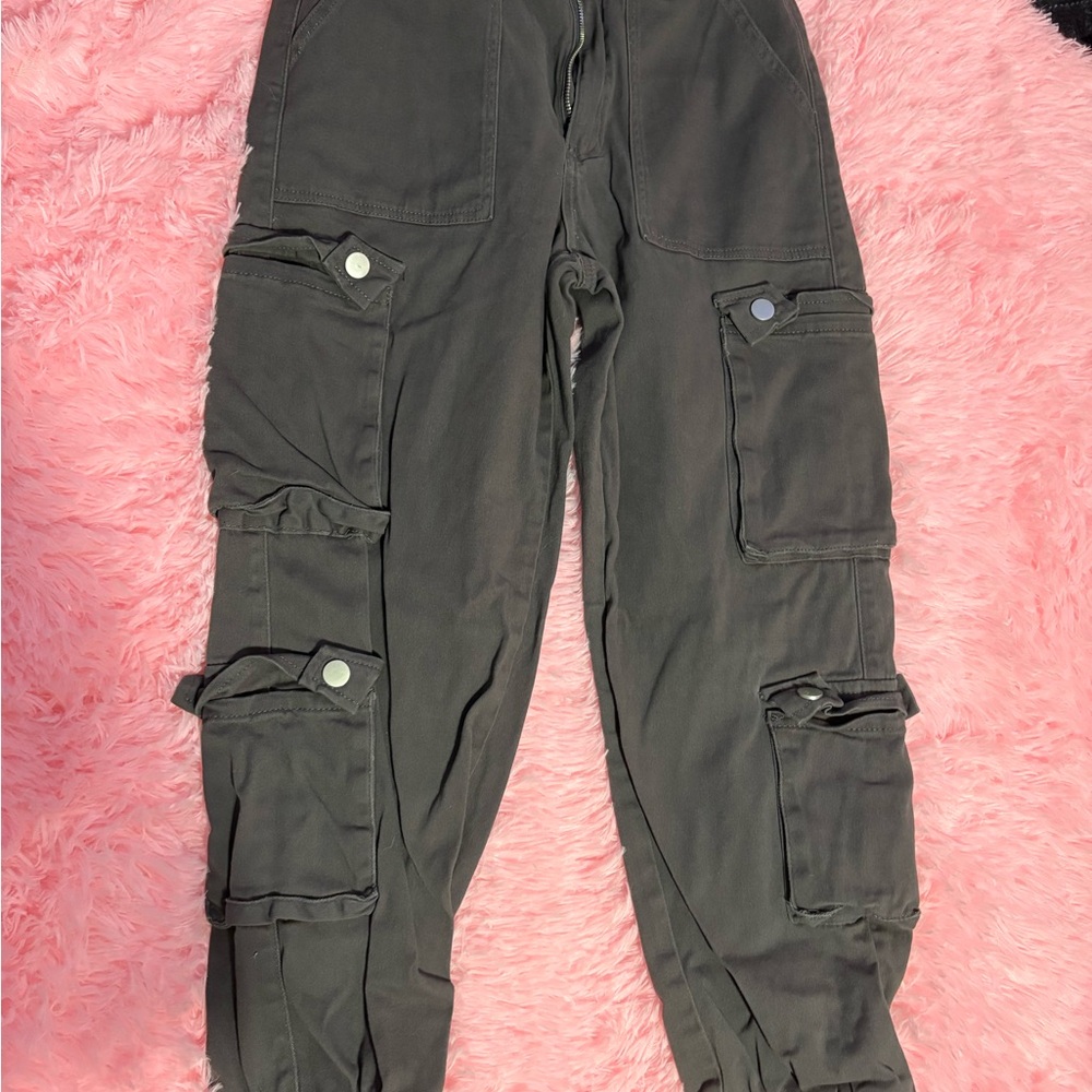 Women’s Gray Cargo Pants